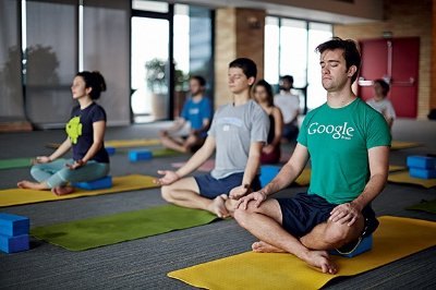 nhân viên Google đang trong trạng thái thiền